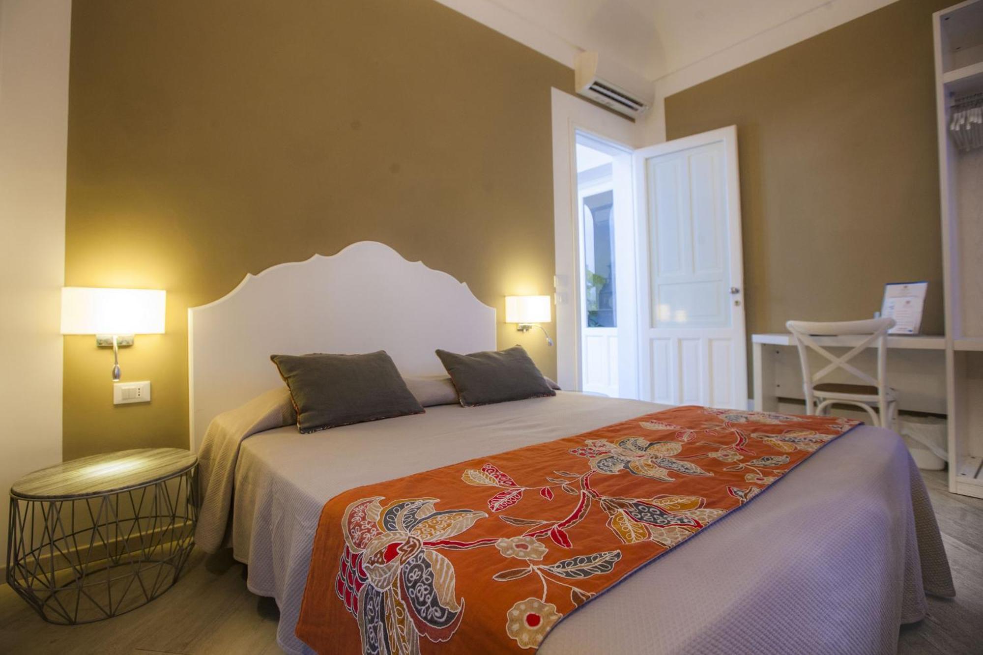 Aegusa Hotel 파뷔냐나도 외부 사진