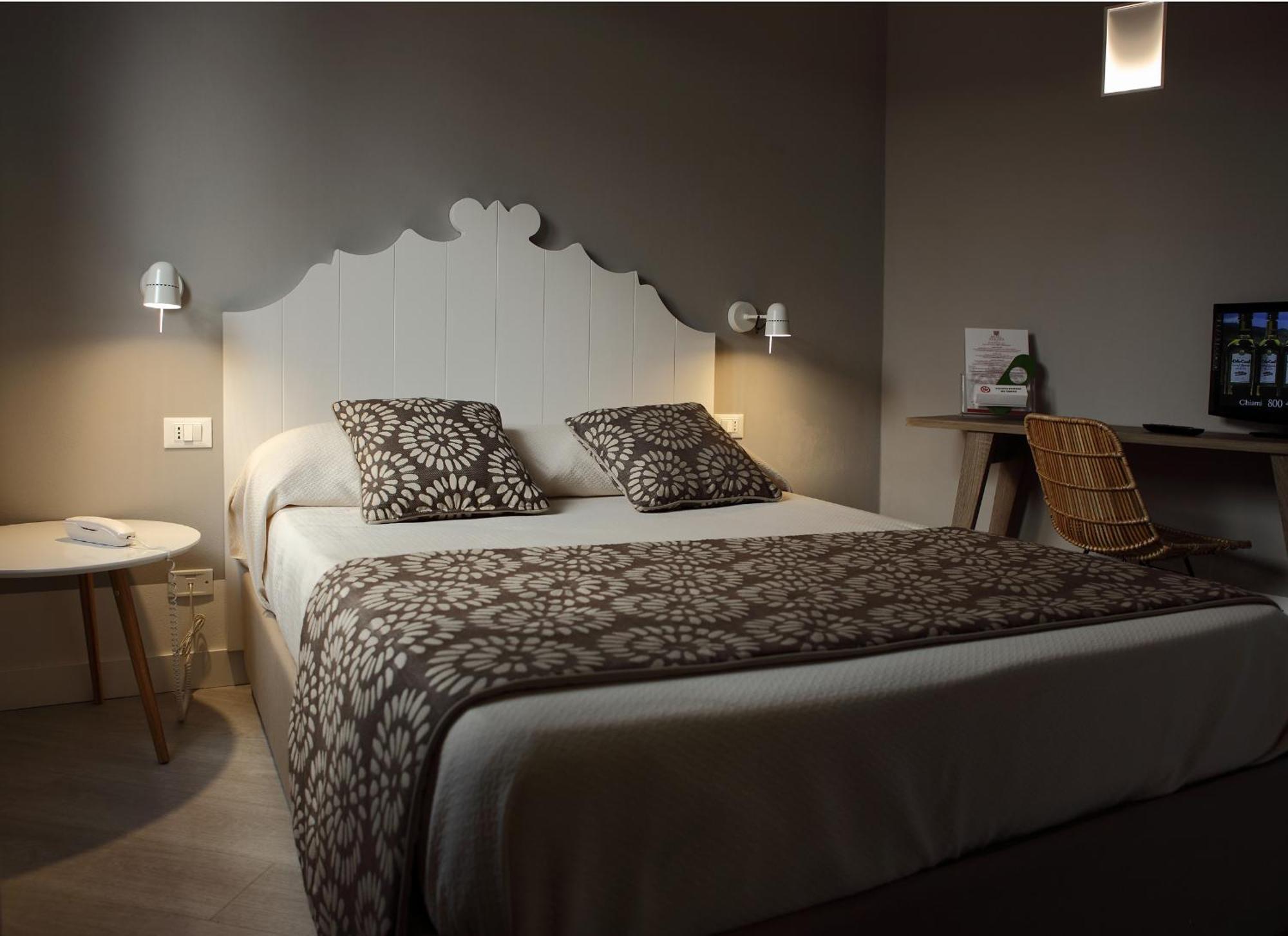 Aegusa Hotel 파뷔냐나도 객실 사진