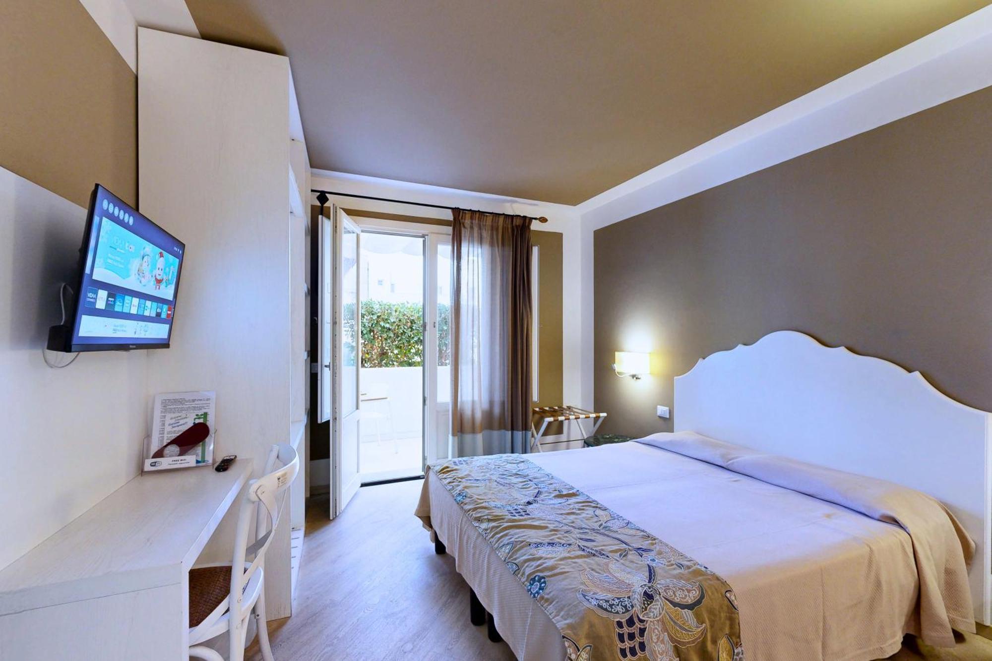 Aegusa Hotel 파뷔냐나도 외부 사진